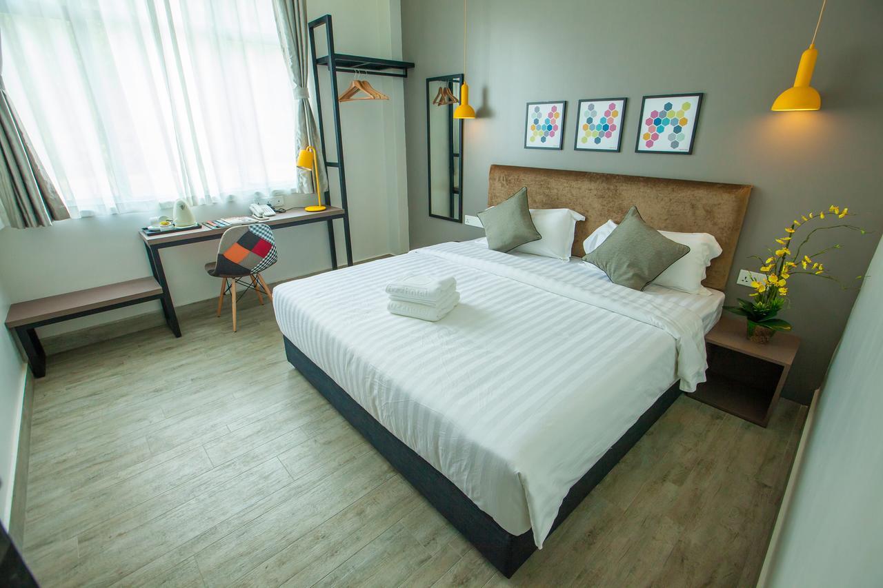 Bzz Hotel Skudai Eksteriør billede