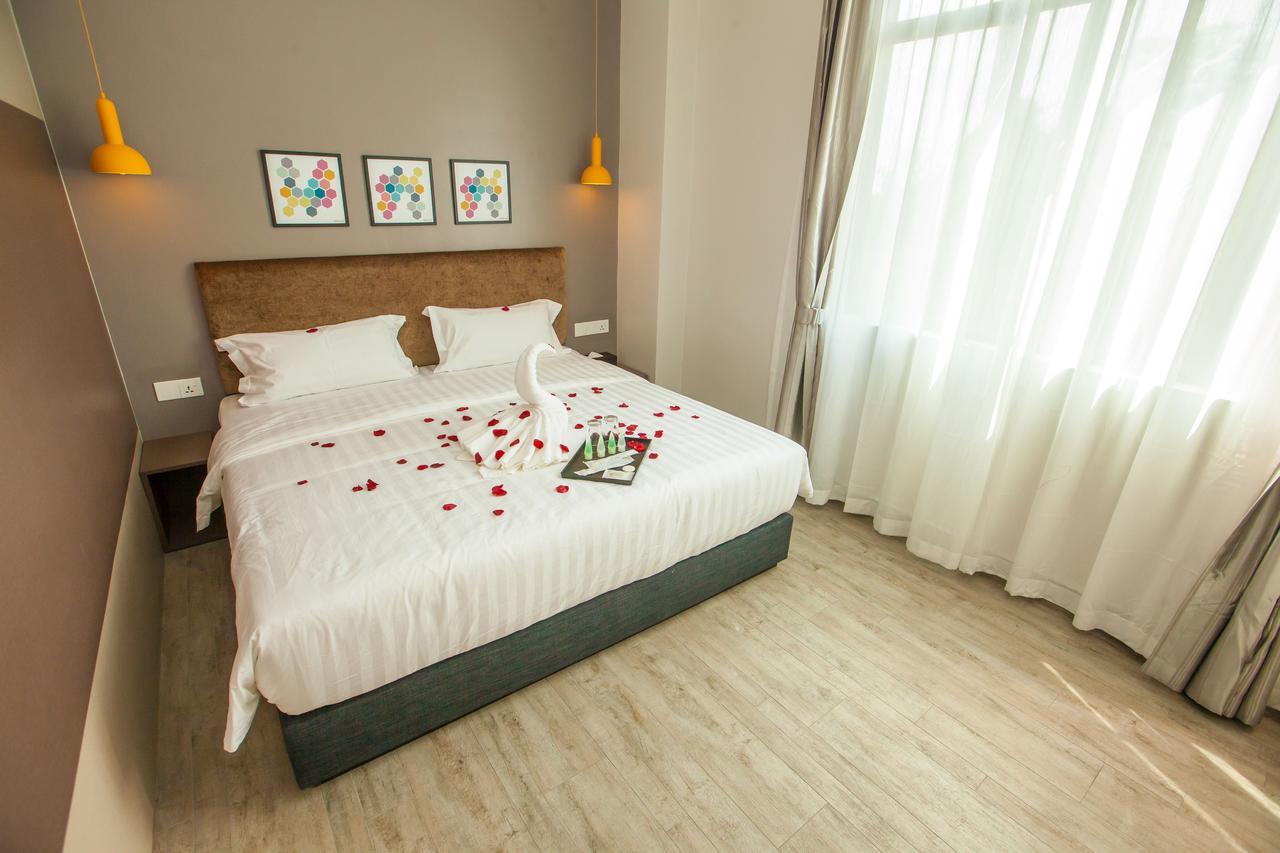 Bzz Hotel Skudai Eksteriør billede