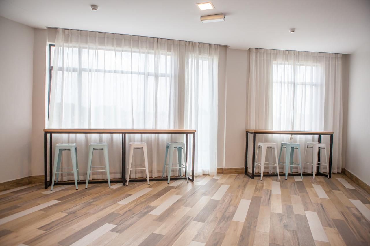 Bzz Hotel Skudai Eksteriør billede