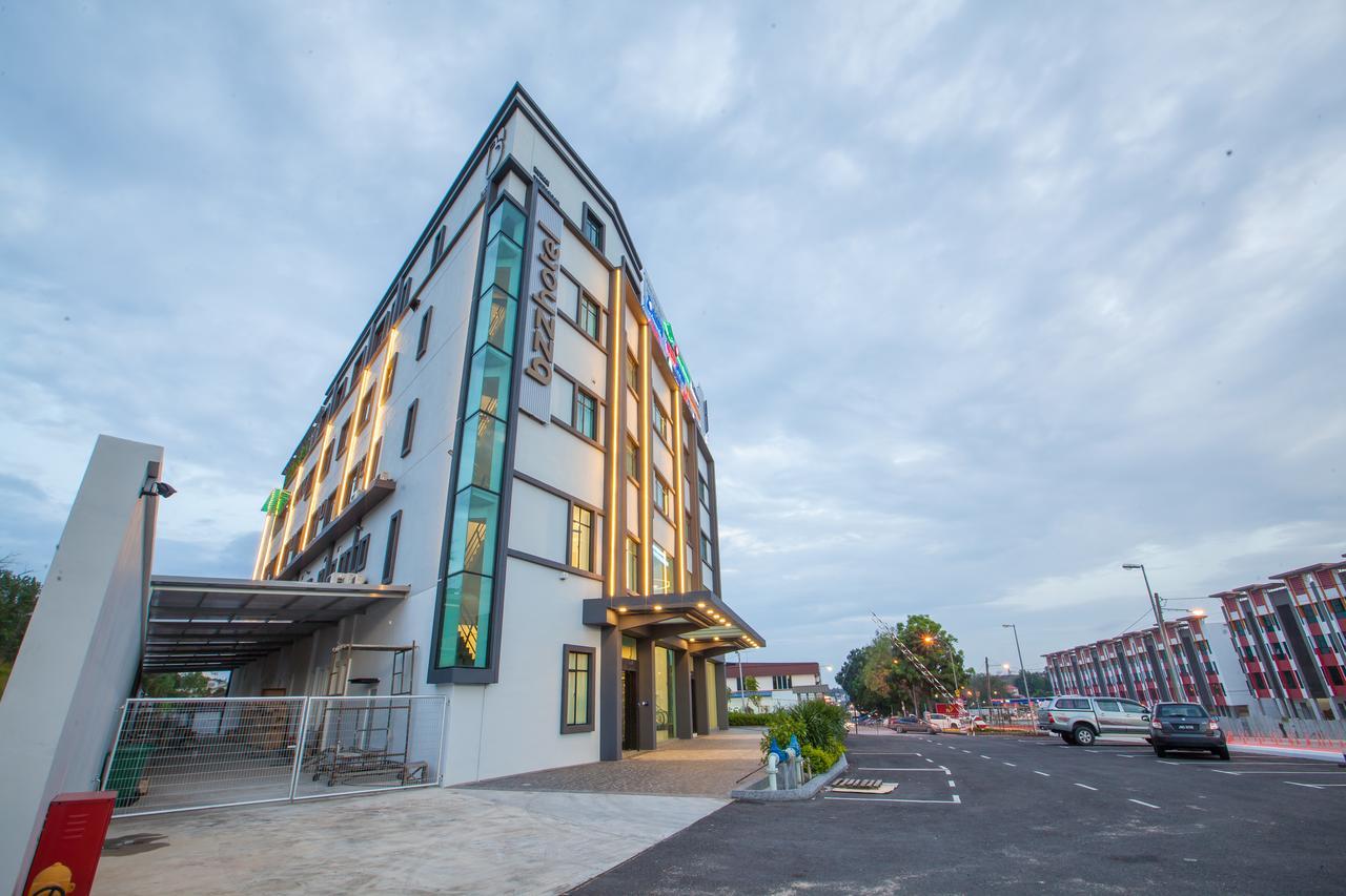 Bzz Hotel Skudai Eksteriør billede
