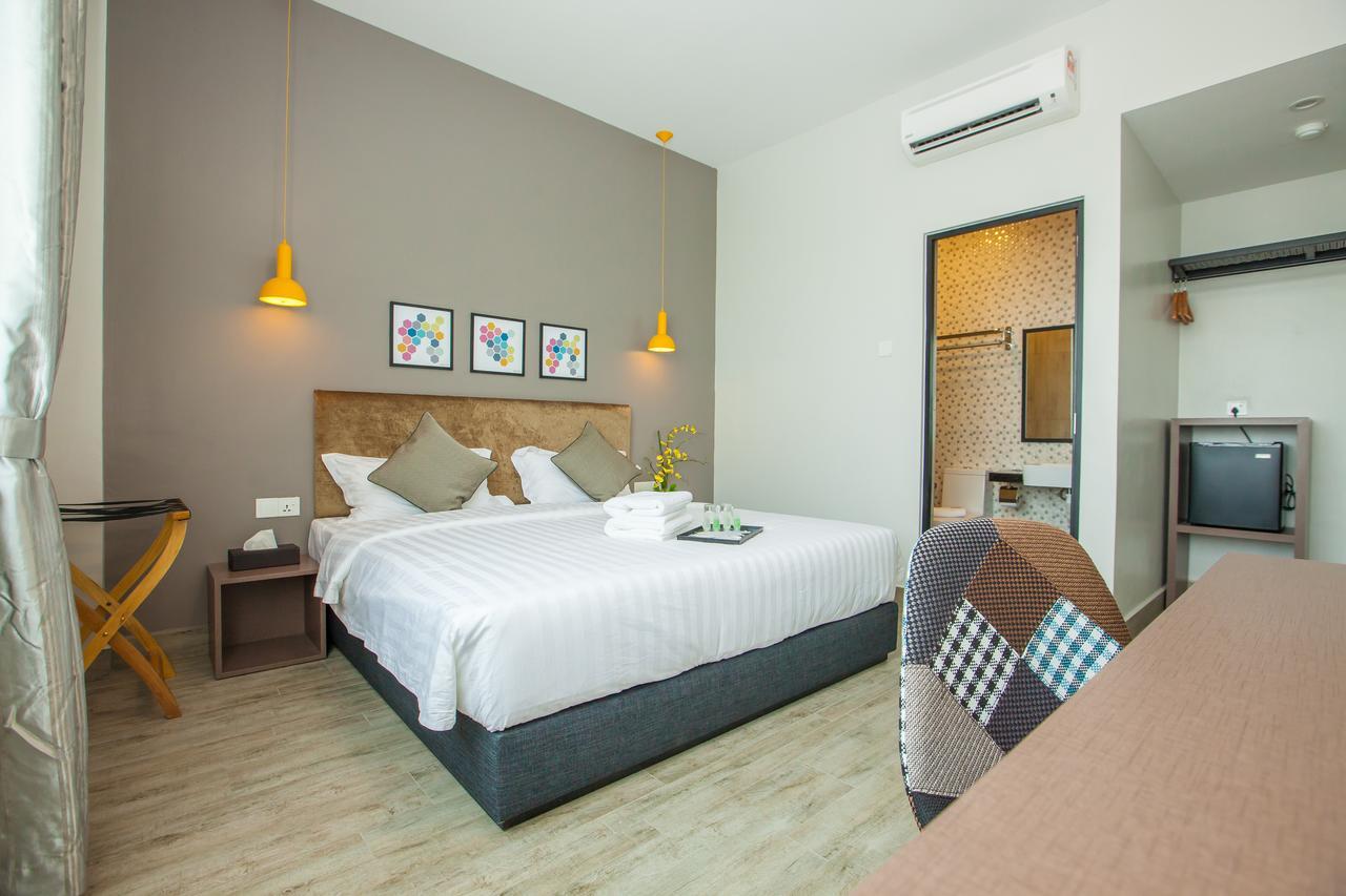Bzz Hotel Skudai Eksteriør billede