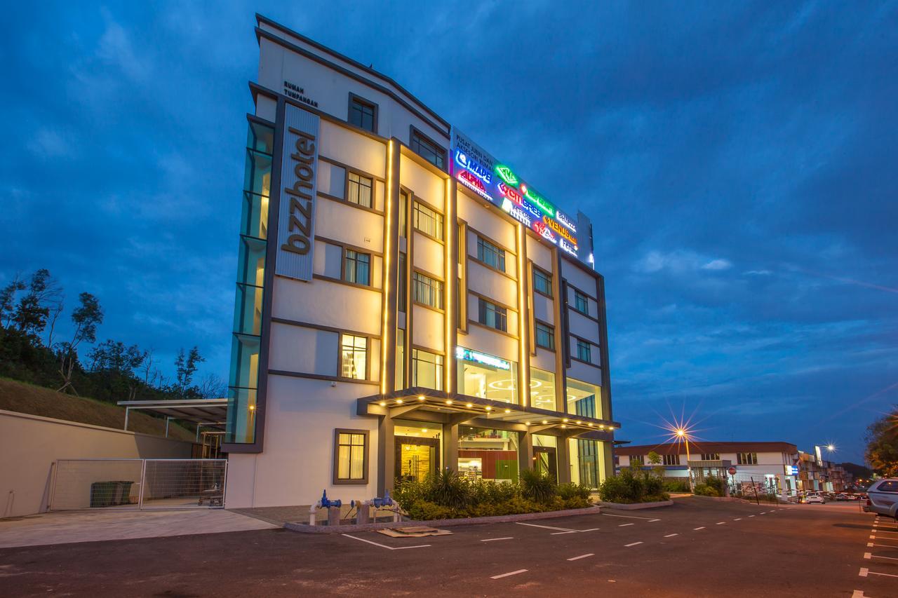 Bzz Hotel Skudai Eksteriør billede