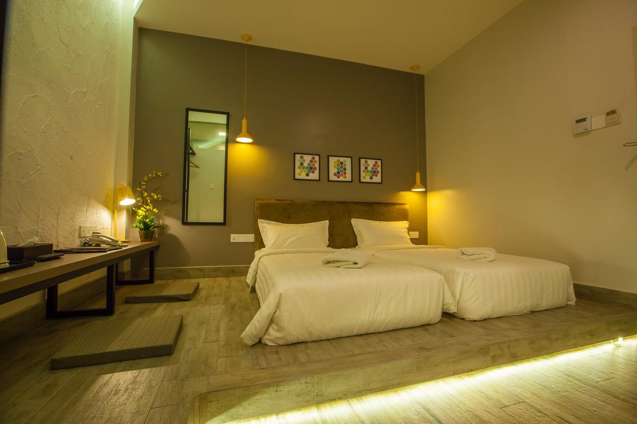 Bzz Hotel Skudai Eksteriør billede