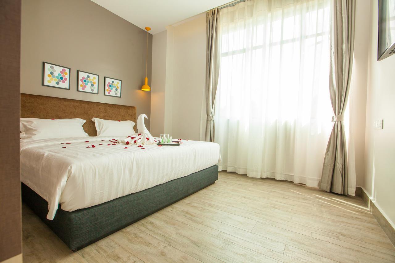 Bzz Hotel Skudai Eksteriør billede