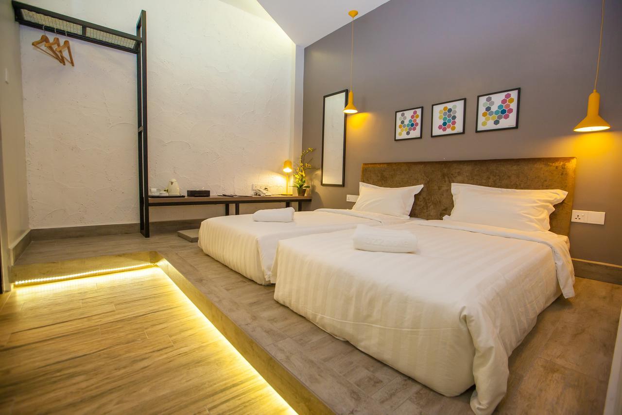 Bzz Hotel Skudai Eksteriør billede